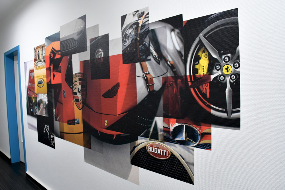WANDKAISER-Peter Hagen | Flur Unternehmen Wandgestaltung - Vertikaler Wanddruck Bugatti Collage